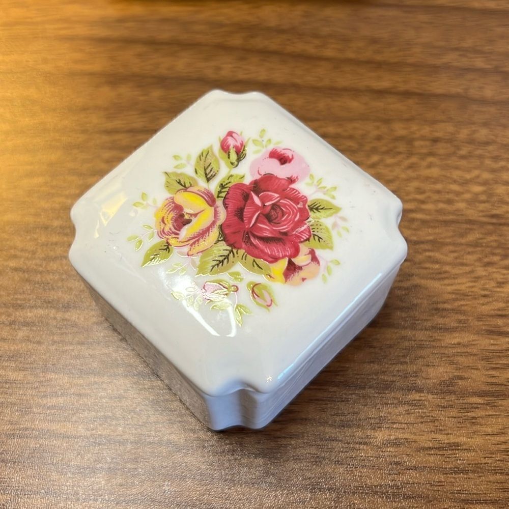 Hand Painted Vintage White Porcelain Trinket Box with Notched Corners